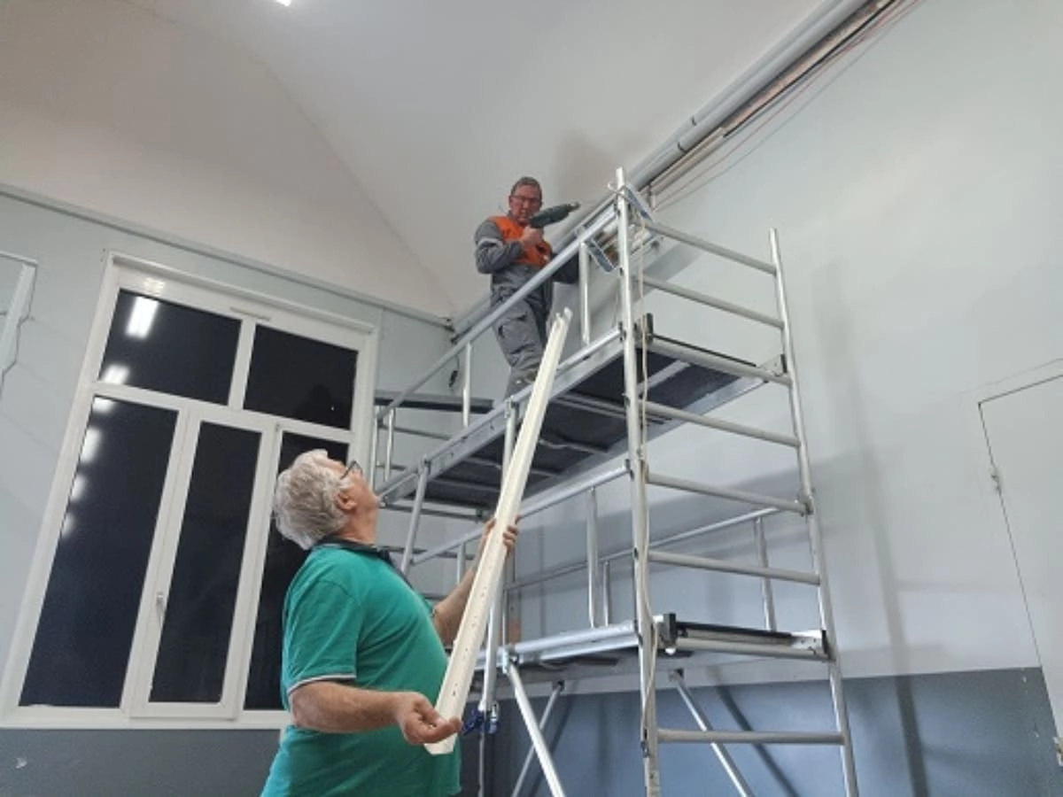 Bénévoles et travaux salle St Maurice 1