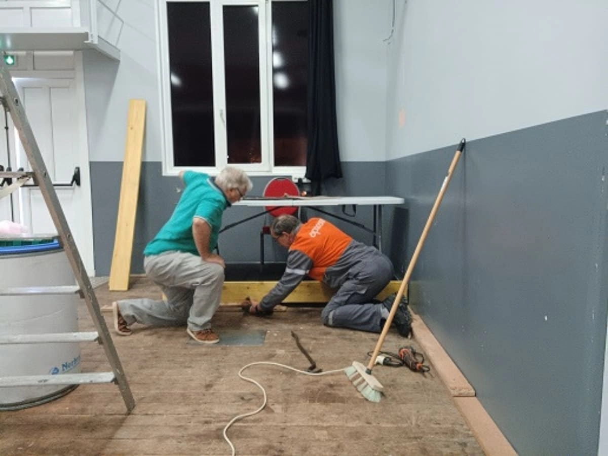 Bénévoles et travaux salle St Maurice 2