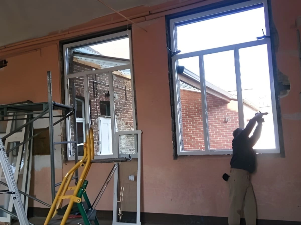 Bénévoles et travaux salle St Maurice 3